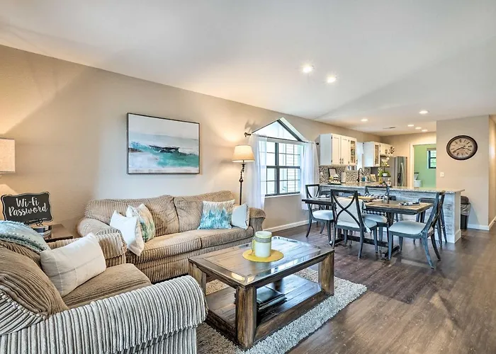 Pet-Friendly Branson Condo Walk To The Strip