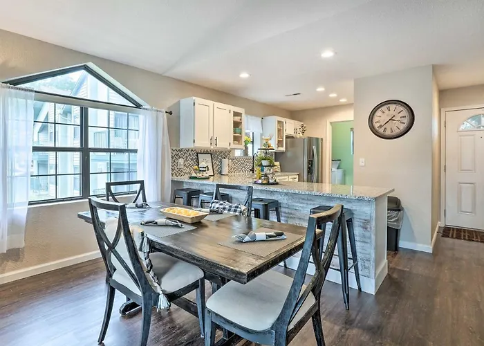 Pet-Friendly Branson Condo Walk To The Strip