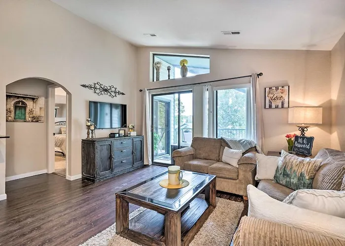 Pet-Friendly Branson Condo Walk To The Strip