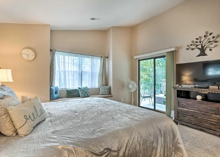Pet-Friendly Branson Condo Walk To The Strip